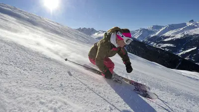 Skifahrerin auf den Pisten von St. Luc