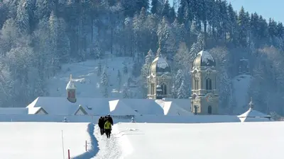 Winterwanderer in Einsiedeln
