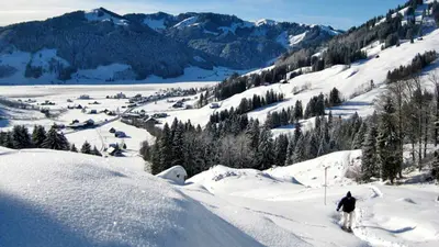 Schneeschuhwanderer im Euthal