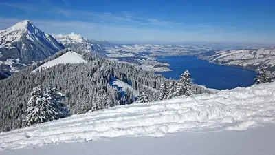 Tiefschnee auf der Piste in Aeschi