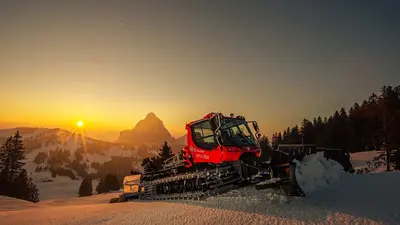 Pistenbully in der Mythenregion