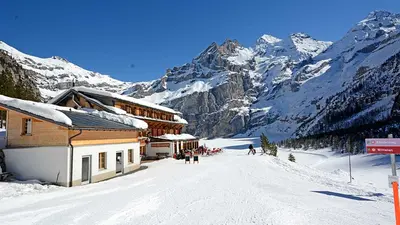 Das Hotel Oeschinensee an der Piste