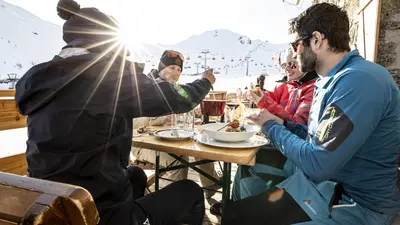 Mittagspause auf der Skihütte