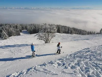 Skifahrer im Skigebiet Sainte-Croix / Les Rasses © C.Jaccard - www.vaud-photos.ch