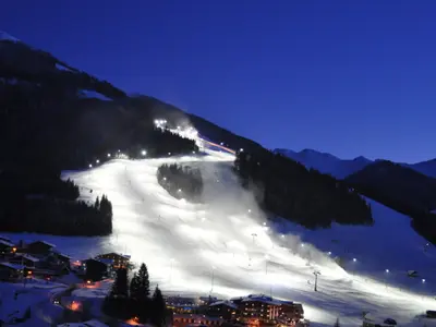 Flutlichtpiste im Skigebiet Saalbach © Saalbach-Hinterglem