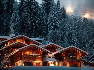 Abendstimmung in den Almchalets in Flachau © Salzburger Sportwelt