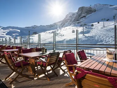 Sonnenterrasse am Fernerhaus © Hintertuxer Gletscher