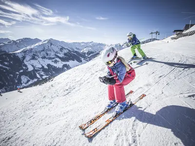 Kinder beim Skifahren in Spieljoch © Andi Frank