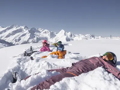 Tiefschneefreuden im Familienurlaub © Zillertal Arena