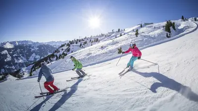 Skifahrergruppe im Hochzillertal