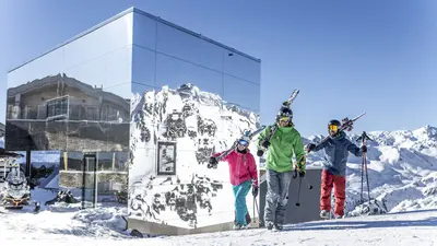 Glaskubus im Skigebiet Hochzillertal