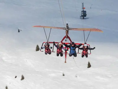 Menschen heben mit dem Fisser Flieger ab © Serfaus-Fiss-Ladis / Andreas Kirschner