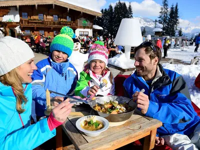 Jause auf einer Hütte in St. Johann © Eisend Stefan / St. Johann in Tirol