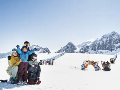Kinderskispaß am Stubaier Gletscher © Stubaier Gletscher / Andre Schönherr