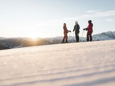 Start in einen sonnigen Skitag © Zell am See-Kaprun