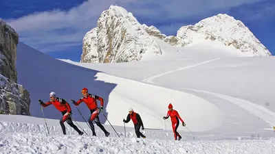 Schneesicher Langlaufen auf dem Dachsteingletscher