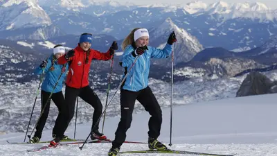 Langlaeuferinnen im Skigebiet Ramsau-Dachstein