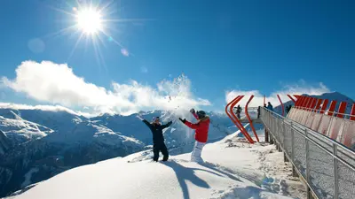 Paar an der Aussichtsplattform Glocknerblick