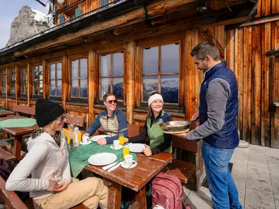 Hüttenkulinarik in der Loserhütte © TVB Ausseerland Salzkammergut / Susanne Einzenberger