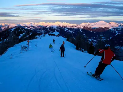 Skifahren am frühen Morgen © Daniel Gollner