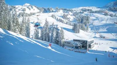 Blick auf die Talstation der Sunnegg-Bahn
