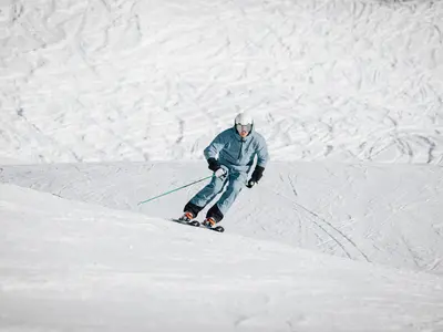 Skifahren in Warth-Schröcken © Maximilian Gierl - Bregenzer Tourismus