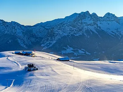 Blick zur Bergstation des Skigebiets Almenwelt Lofer © Salzburger Saalachtal Tourismus