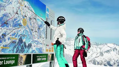 Blick auf den Pistenplan des größten Skigebiets in Osttirol