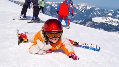Kinder lernen Skifahren in Hochkoessen