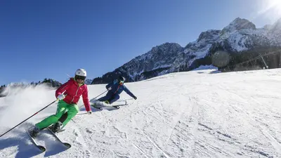 Breite Pisten im Skigebiet Zahmer Kaiser