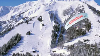 Blick auf das Skigebiet Christlum