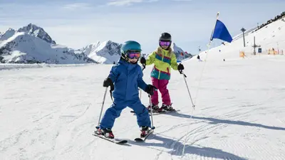 Kinder auf der Piste im Skigebiet Kühtai &copy; Kühtai Tourismus