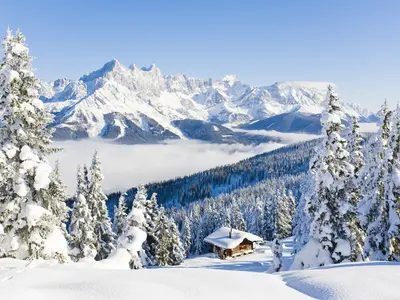 Hütte am Rossbrand vor dem Dachstein © Filzmoos Tourismus / F. Pritz