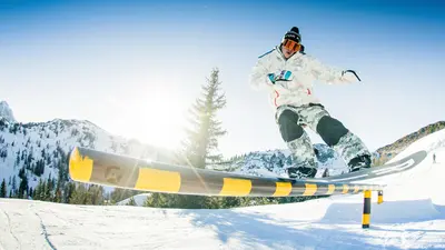 Snowboarder im Absolut Park