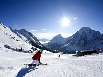 Skifahrer auf der Ehrwalder Alm © Bernd Ritschel, Ehrwalder Almbahn