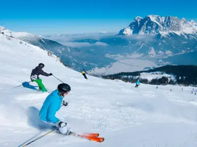 Skifahrer auf der Piste im Skigebiet Lermoos-Grubigstein © Berglifte Giselher Langes GesmbH & Co. KG