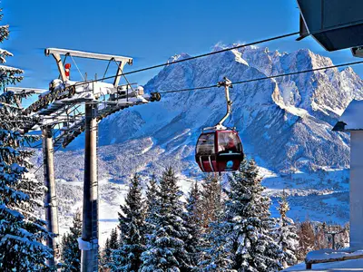Gondelbahn mit dem Wetterstein im Hintergrund © Lermoos-Biberwier - Bergbahnen Langes