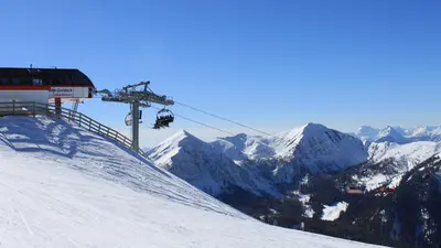 Sessellift im Skigebiet Goldeck