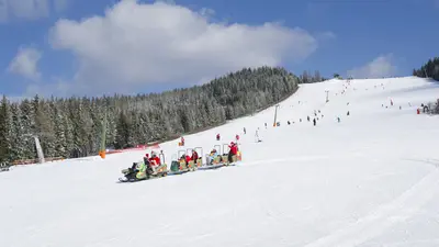 Blick auf eine Piste im Skigebiet Simonhöhe