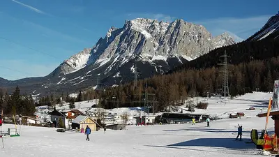 Blick auf Ort und Skigebiet Biberwier-Marienberg