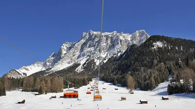 Sessellift im Skigebiet Ehrwalder Wettersteinbahnen