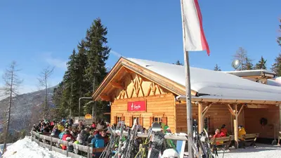 Wintersportler auf der Gamsalm im Skigebiet Ehrwalder Wettersteinbahnen