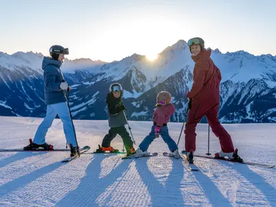 Familie am Penken © Mayrhofner Bergbahnen