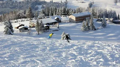 Snowboarden im Skigebiet Hochlitten