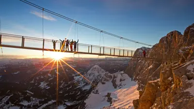 Die Hängebrücke am Dachsteingletscher