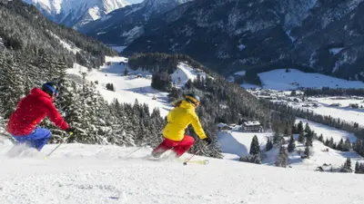 Blick von den Pisten im Skigebiet Lechtaler Bergbahnen