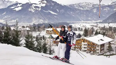 Liftfahren im Skigebiet Erpfendorf