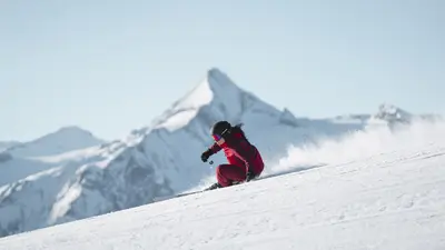 Perfekte Ski-Schwünge mit Blick aufs Kitzsteinhorn ziehen