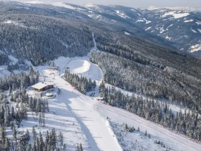Luftaufnahme der Skischaukel Mönichkirchen-Mariensee © Skischaukel Mönichkirchen-Mariensee