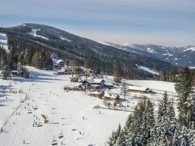 Luftaufnahme von der Skischaukel Mönichkirchen-Mariensee © Skischaukel Mönichkirchen-Mariensee